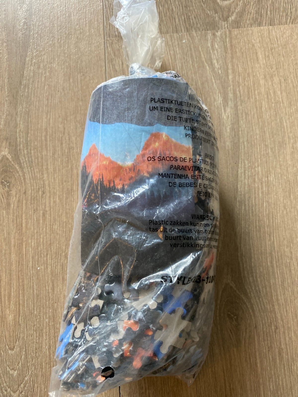 Legpuzzel Moraine Lake - 1000 stukjes, Ophalen of Verzenden, 500 t/m 1500 stukjes, Zo goed als nieuw, Legpuzzel