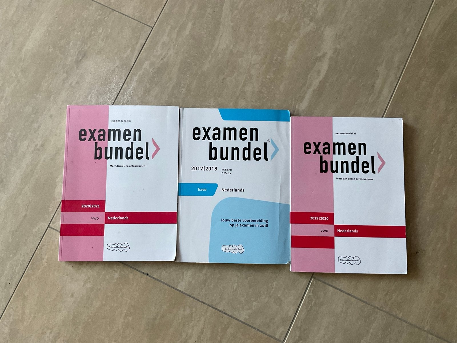 Examenbundels Nederlands VWO/HAVO (2017-2021), Ophalen, Gelezen, VWO, Nederlands