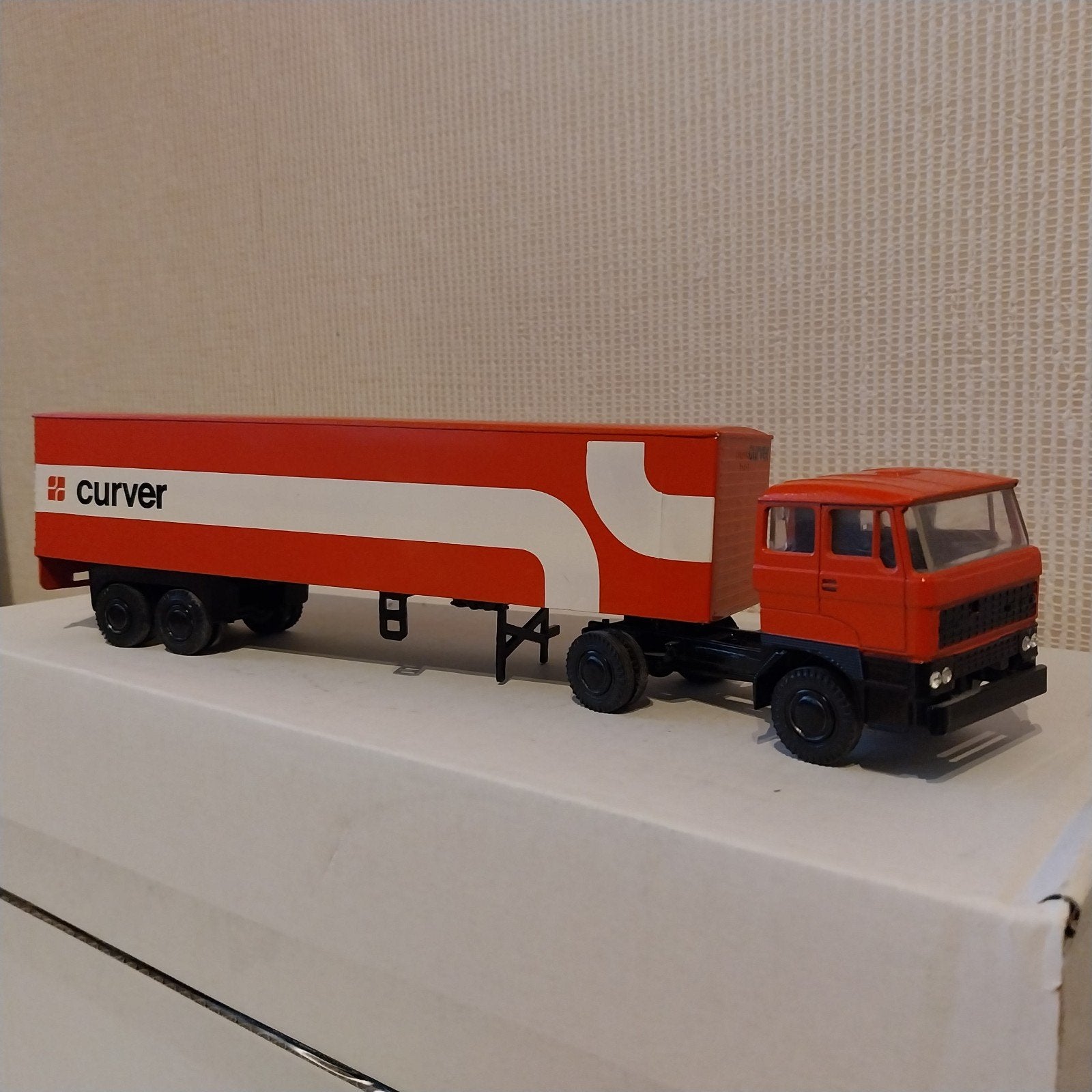 Lion Toys DAF 2800 truck met oplegger Curver, Ophalen of Verzenden, Zo goed als nieuw, Bus of Vrachtwagen, Lion Toys