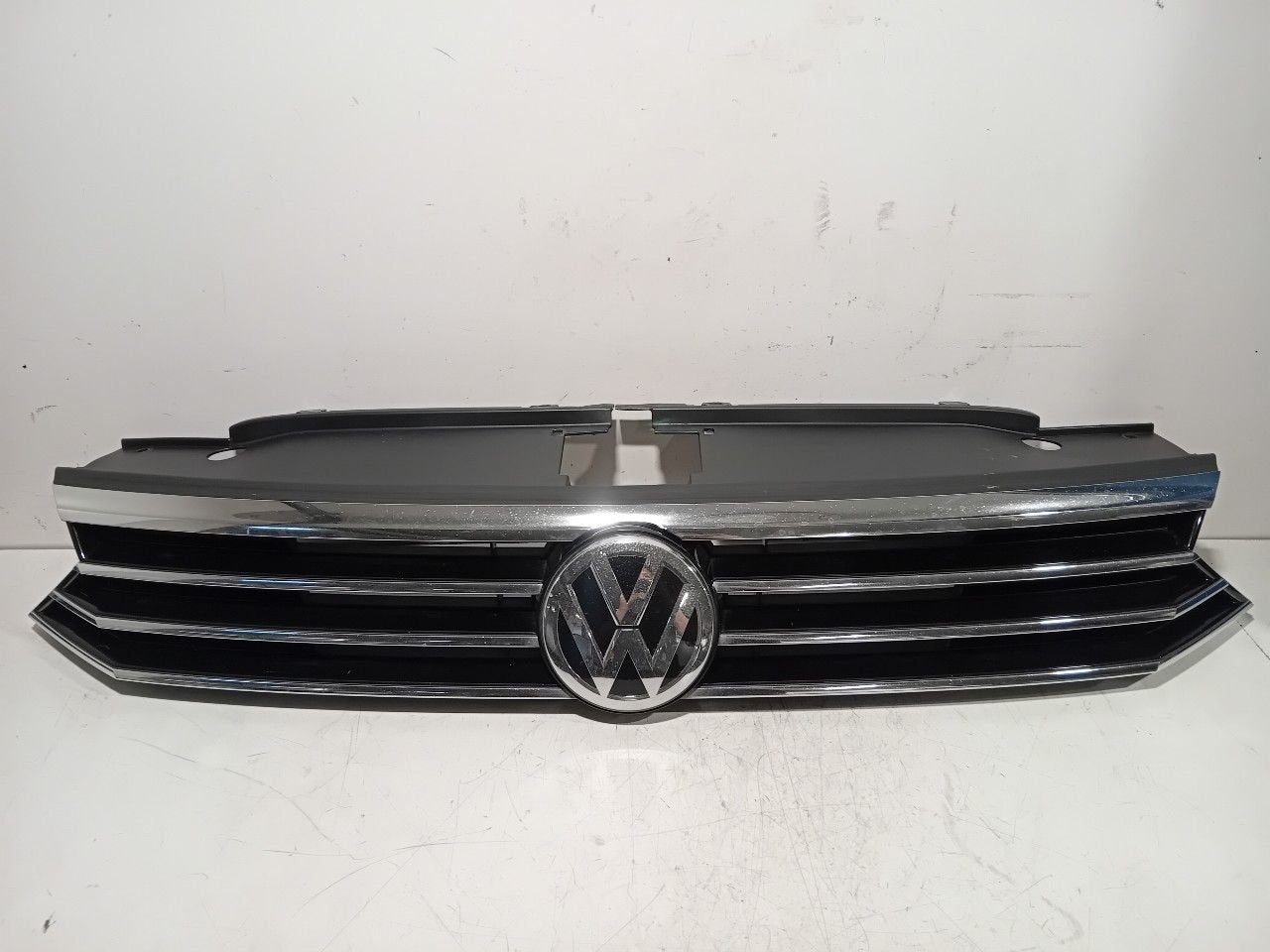 Grille Volkswagen Passat, Auto-onderdelen, Overige Auto-onderdelen, Onderdelen@venauto.nl, Van der Ven Autorecycling B.V., Gebruikt