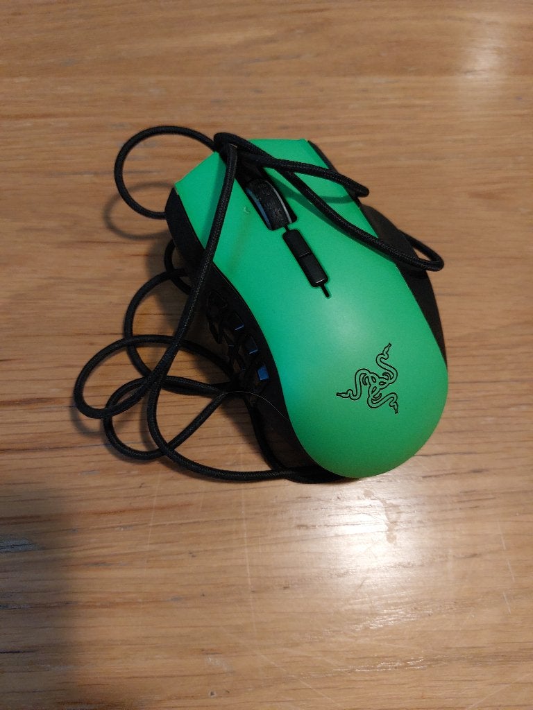 Razer Naga Groen Bedraad, Computers en Software, Ophalen, Rechtshandig, Muis, Zo goed als nieuw