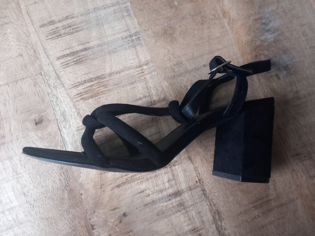 Superleuke zwarte zomer schoentje ( nieuw!!), Ophalen of Verzenden, Zo goed als nieuw, Zwart
