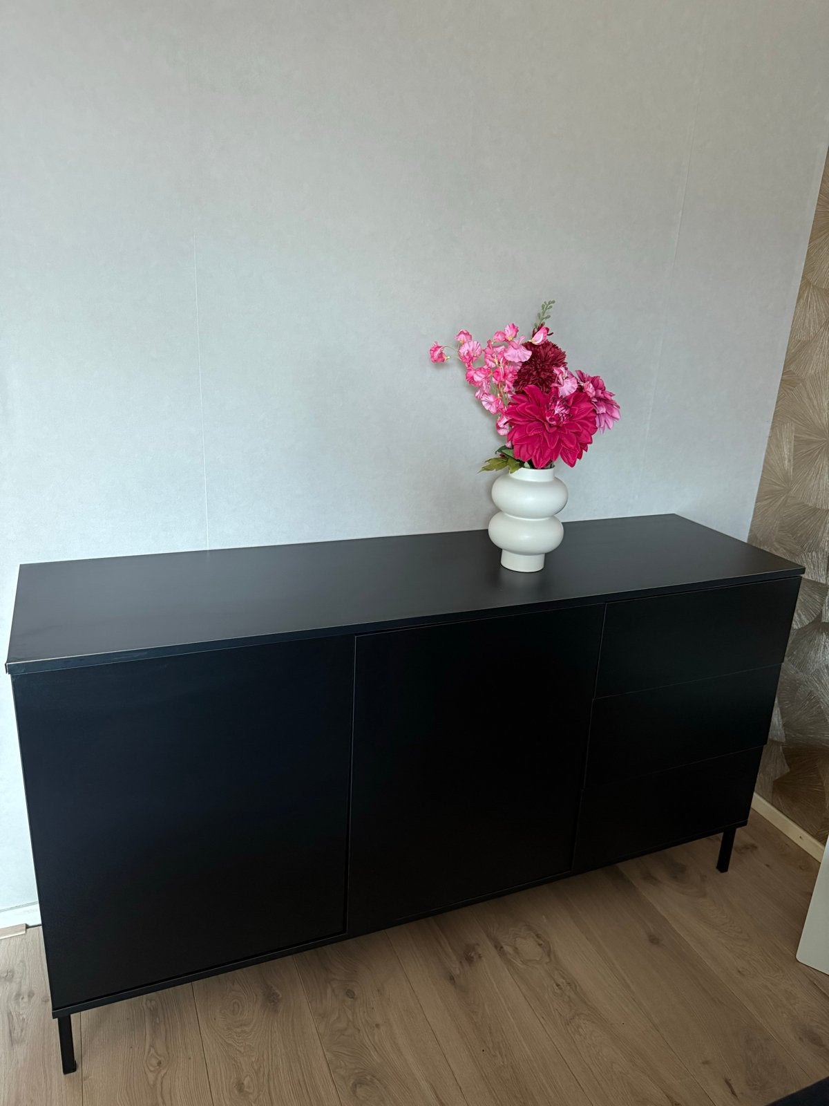 Zwart dressoir met deuren en lades, Ophalen, Overige materialen, 150 tot 200 cm, Zo goed als nieuw