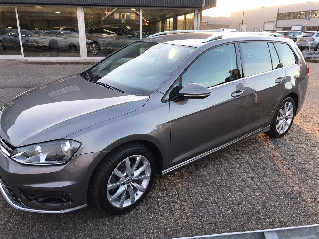Volkswagen Golf 1.6 TDI R-Line 110PK Var. Aut7 2016 Grijs, Dealer onderhouden, 4 cilinders, 700 kg, Origineel Nederlands