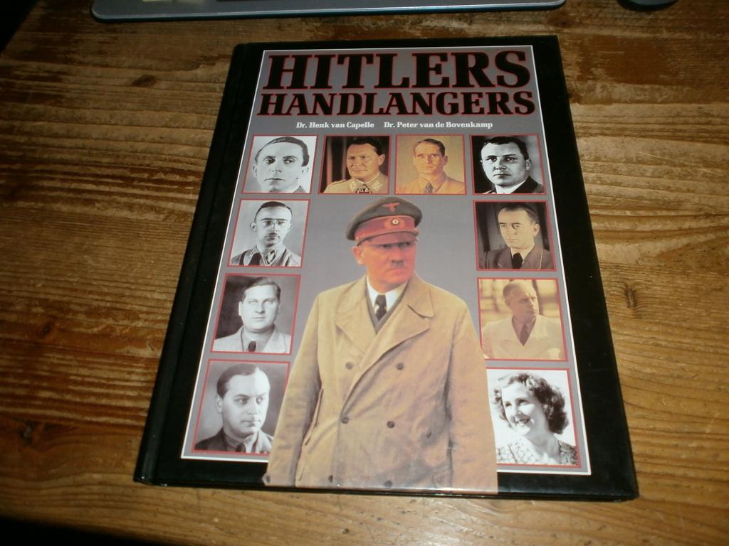 hitlers handlangers oude fotos uit de hitlertijd hardcover, Boeken, Ophalen of Verzenden, Tweede Wereldoorlog, Nieuw, Overige onderwerpen