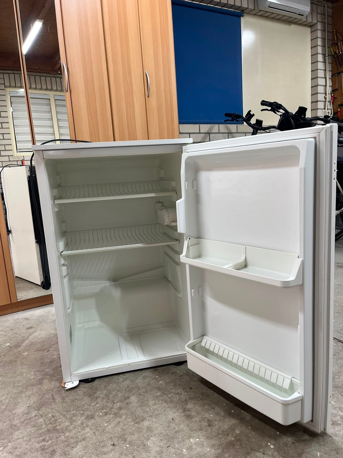 Compacte Koelkast - Ideaal voor kleine ruimtes, Ophalen, Minder dan 75 liter, Zonder vriesvak, Gebruikt