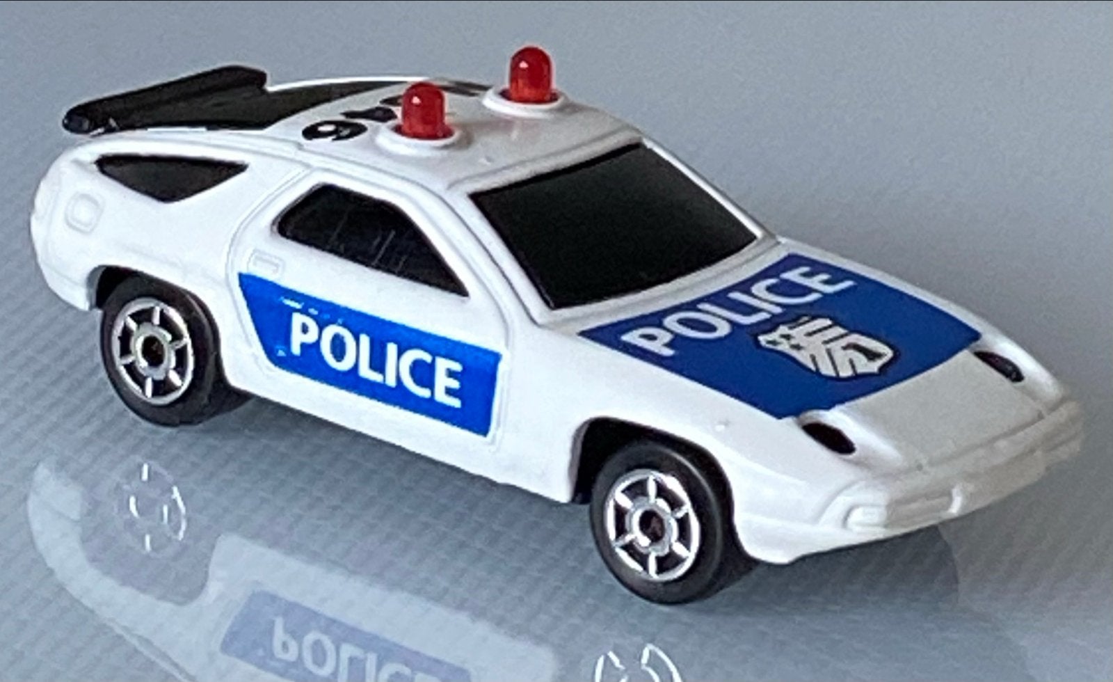 Majorette Porsche 928 Politie 1:50 - Nieuwstaat, Ophalen of Verzenden, Nieuw, Auto, Majorette