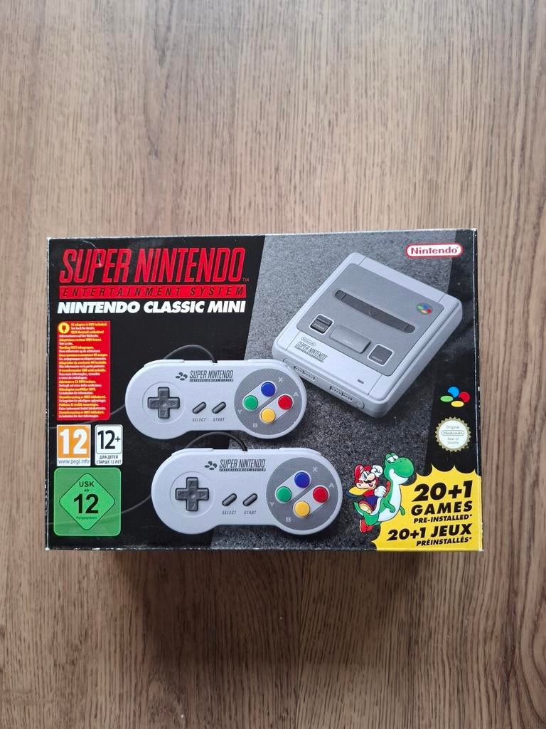 Super Nintendo Classic Mini in originele doos - met adapter, Spelcomputers en Games, Spelcomputers | Nintendo Super NES, Ophalen of Verzenden