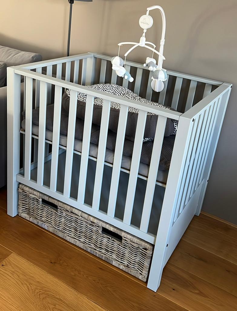 Europe Baby Mees Box Met Rieten Lade, Ophalen, Zo goed als nieuw, Vierkant, Lade
