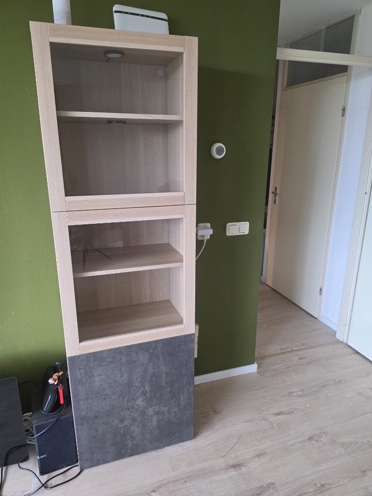 Besta vitrine kasten zgan!, Ophalen, Met deur(en), Eikenhout, 50 tot 100 cm