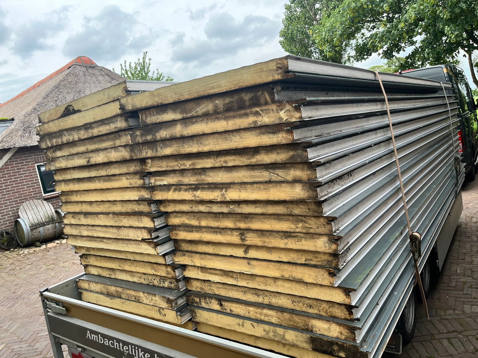Sandwich panelen, 80 mm. antraciet, 100x470 cm. Gebruikt, Doe-het-zelf en Verbouw, Ophalen, Zo goed als nieuw, Hardschuim (Pir)