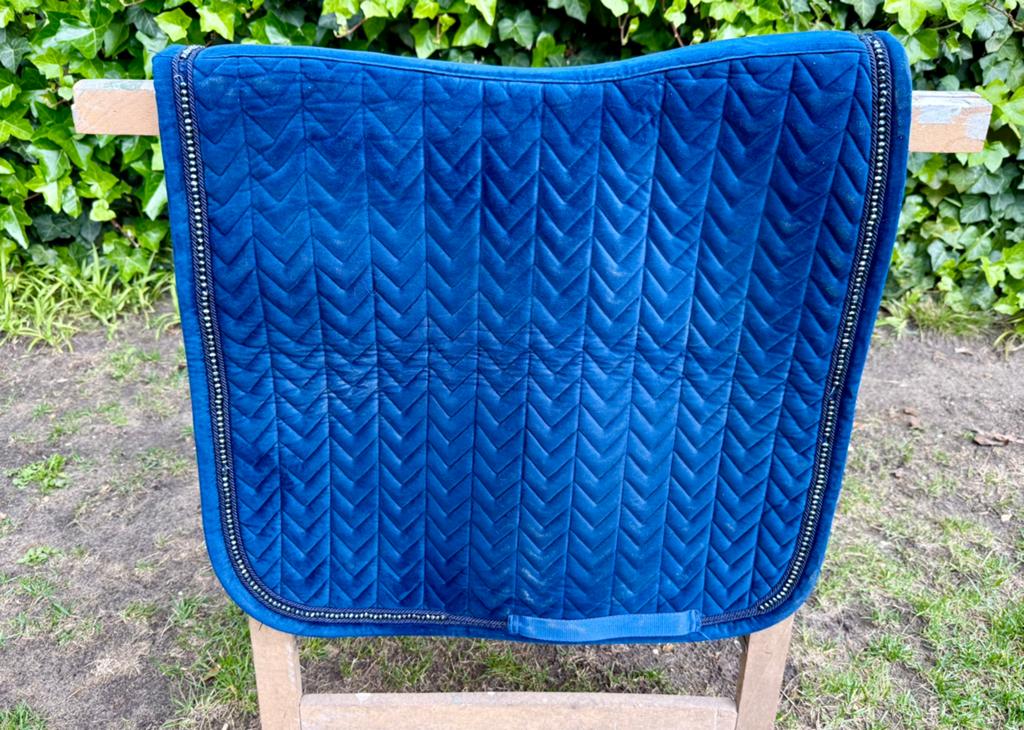 Blauw dresuurdekje Kentucky. Maat Full. €20, Ophalen, Zo goed als nieuw