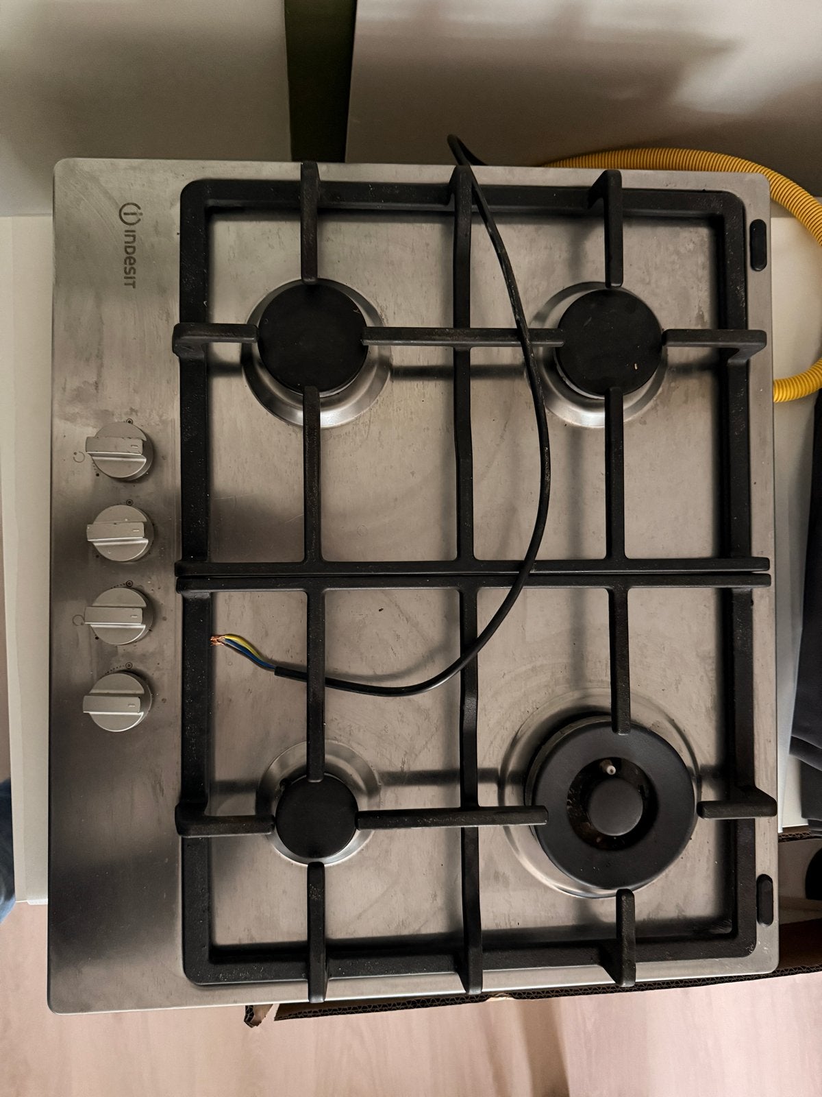 Indesit THP 641 W/IX/I NL Gasfornuis 4-pits, Witgoed en Apparatuur, Gebruikt, Inbouw, Gas, 4 kookzones