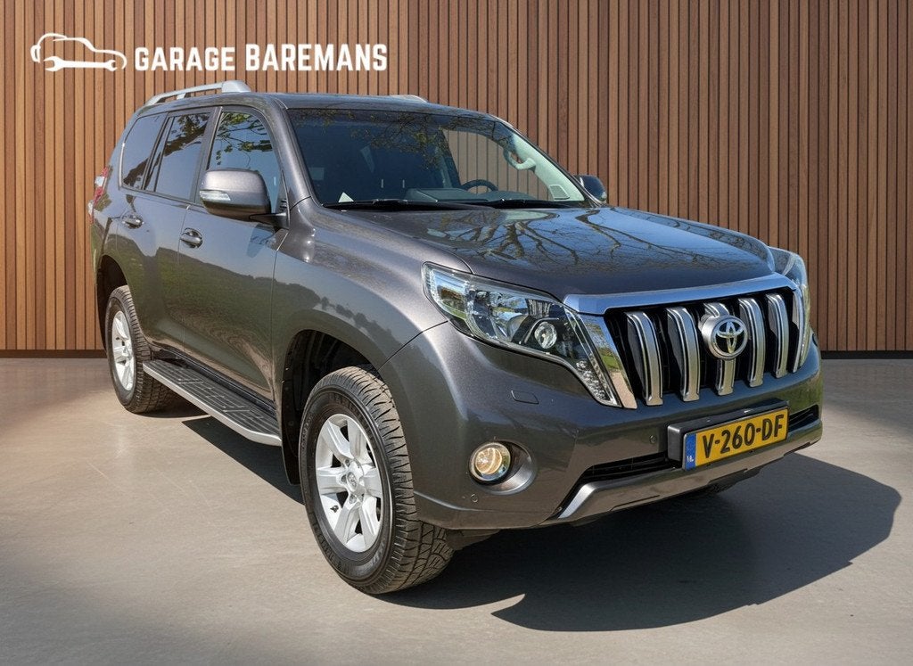 Toyota Land Cruiser 150 2.8 D-4D-F LX Window Van (bj 2017), Auto's, Toyota, Automaat, Gebruikt, 4 cilinders, Bedrijf