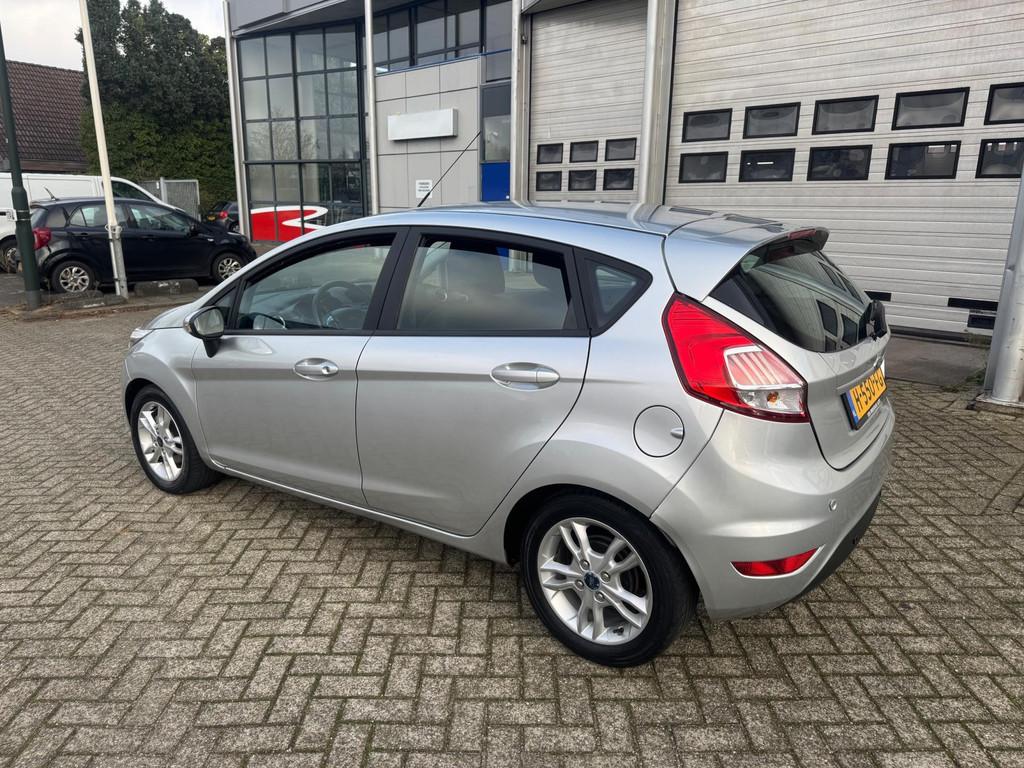 Ford Fiesta 1.5 TDCi Titanium Airco, Navi, Cruise, Voorwielaandrijving, Gebruikt, Euro 6, 1036 kg