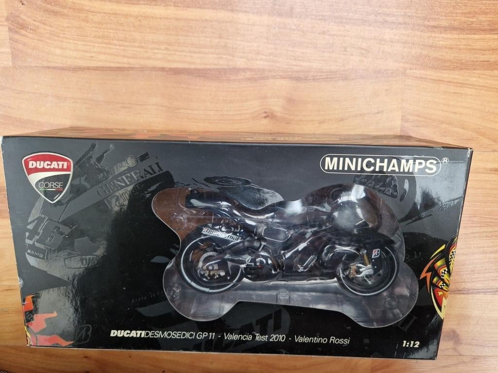 Minichamps Rossi 2011 Test Bike Ducati Desmosedici 1:12, Ophalen of Verzenden
