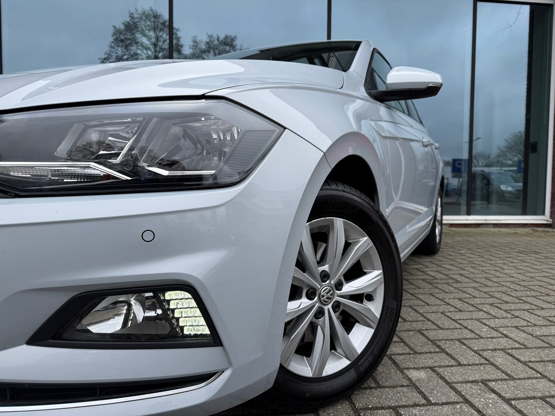 Volkswagen Polo 1.0 TSI 116pk Highline - Automaat - Navi - C, Auto's, Volkswagen, Gebruikt, 49 €/maand, Bedrijf, 3 cilinders