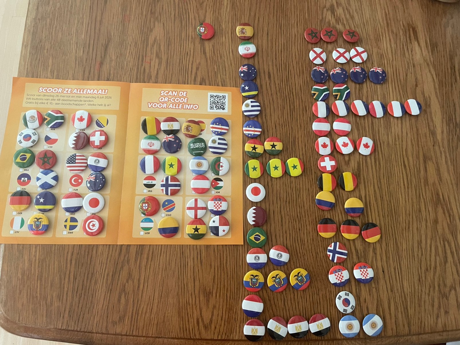 Dekamarkt WK buttons ( dubbele ), Verzamelen, Ophalen of Verzenden, Zo goed als nieuw, Overige onderwerpen