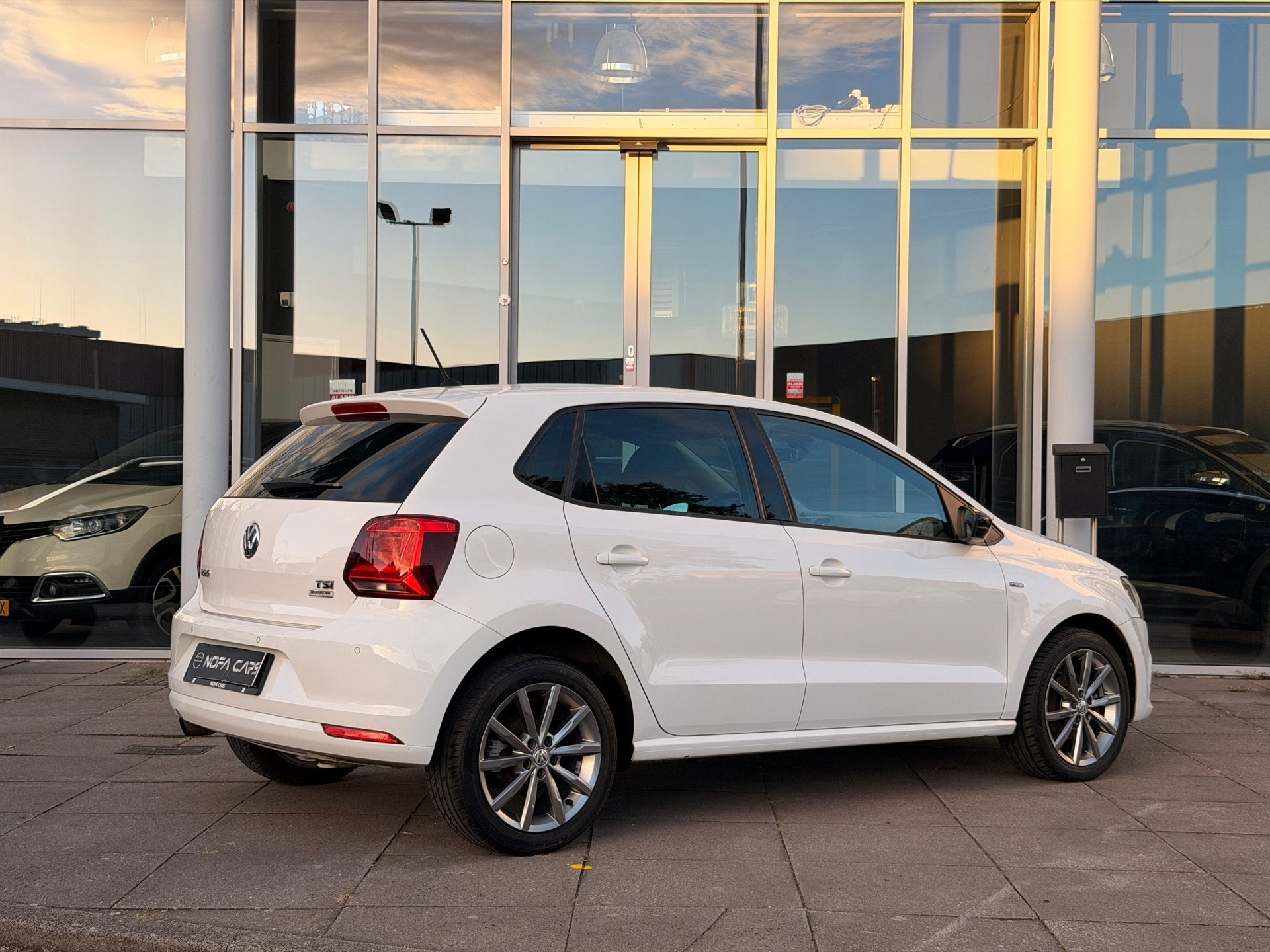 Volkswagen Polo 1.2 TSI Highline Edition|PDC|NAVI|Stoelverwa, Gebruikt, Huisgarantie, 1199 cc, Met garantie (alle)