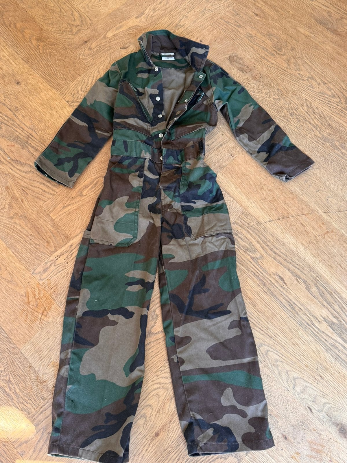 Overal kind leger patroon maat 116, Ophalen of Verzenden, Zo goed als nieuw, Jongen of Meisje, Broek