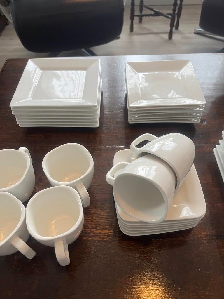 Wit servies, vierkant voor koopje, Ophalen, Gebruikt, Keramiek, Effen