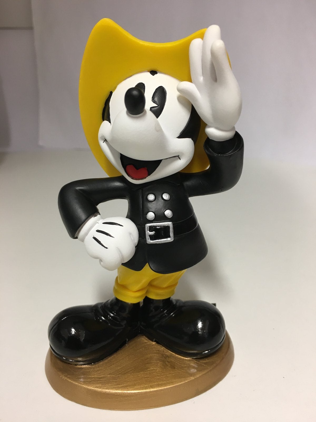 Disney Enchanting Mickey Mouse Fireman brandweerman, Verzamelen, Ophalen of Verzenden, Mickey Mouse, Zo goed als nieuw, Beeldje of Figuurtje