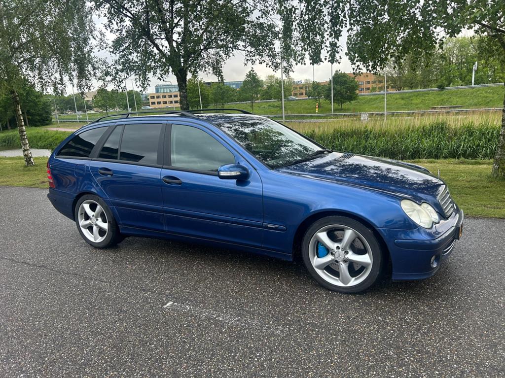 Mercedes-Benz Mercedes 2004 Blauw. Km stand 316.000, Automaat, Blauw, Stationwagon, Diesel