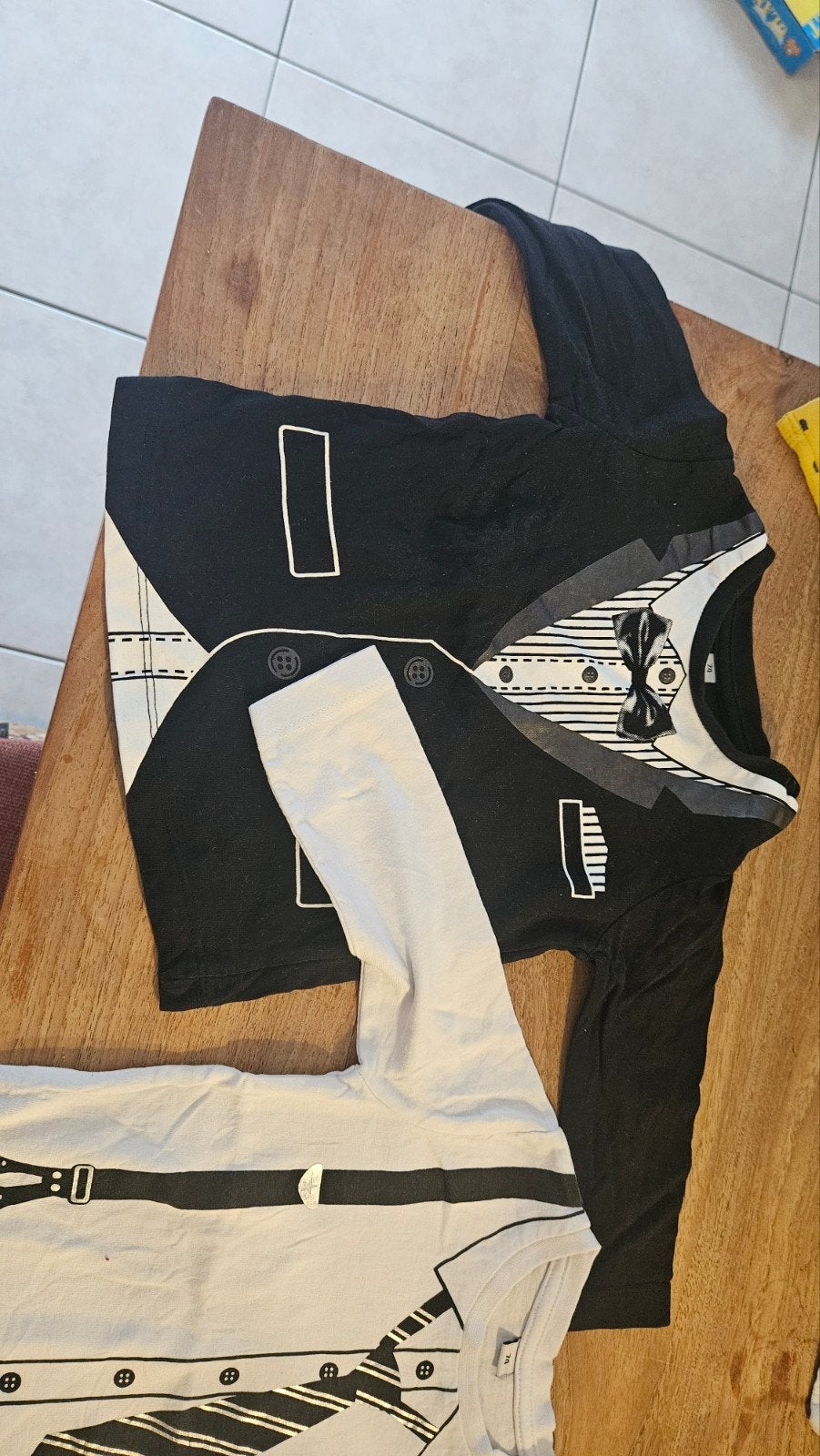 baby kostuum shirts - 2 stuks, Ophalen of Verzenden, Nieuw, Onbekend, Shirtje of Longsleeve
