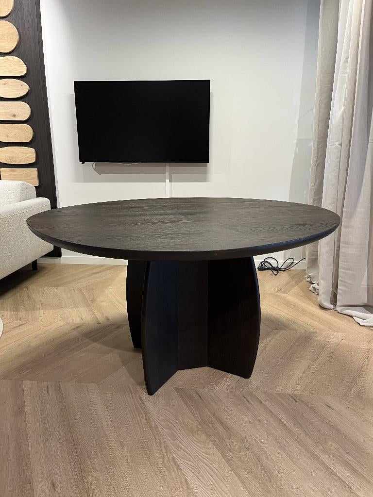 Massief eiken eettafel Ronda Dyyk | organisch rond 140cm, Huis en Inrichting, Tafels | Eettafels, Ophalen, Japandi, Nieuw, Vijf personen of meer
