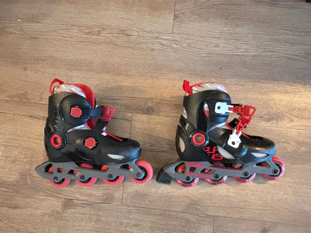 OXELO kinderskates zwart/rood, maat 32-34, Kinderen, Bescherming, Ophalen, Overige merken