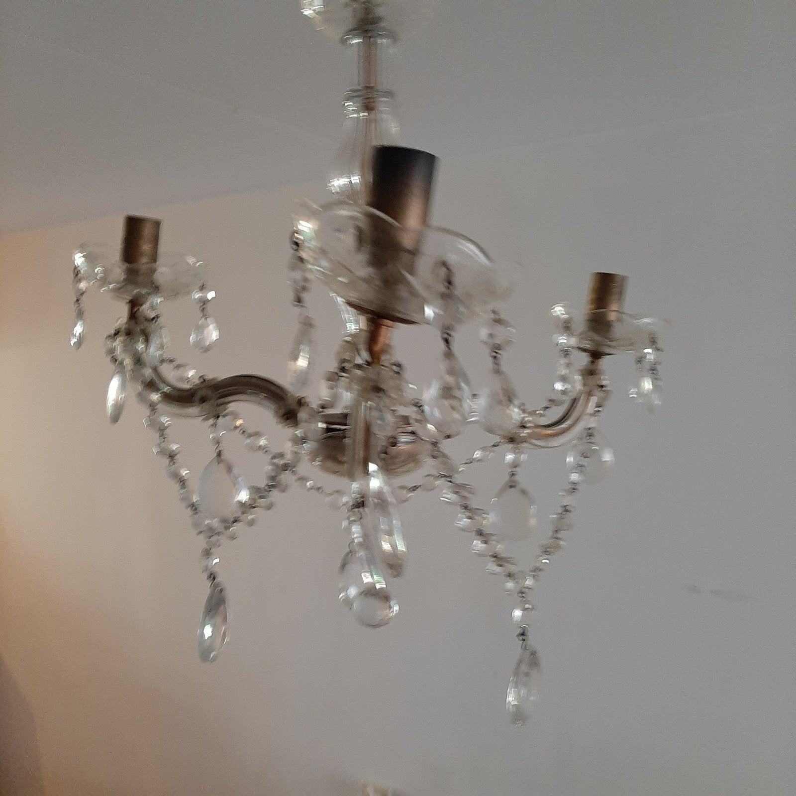 Oude kroonluchter met kristallen hangers, 3 armen, Huis en Inrichting, Ophalen, Gebruikt