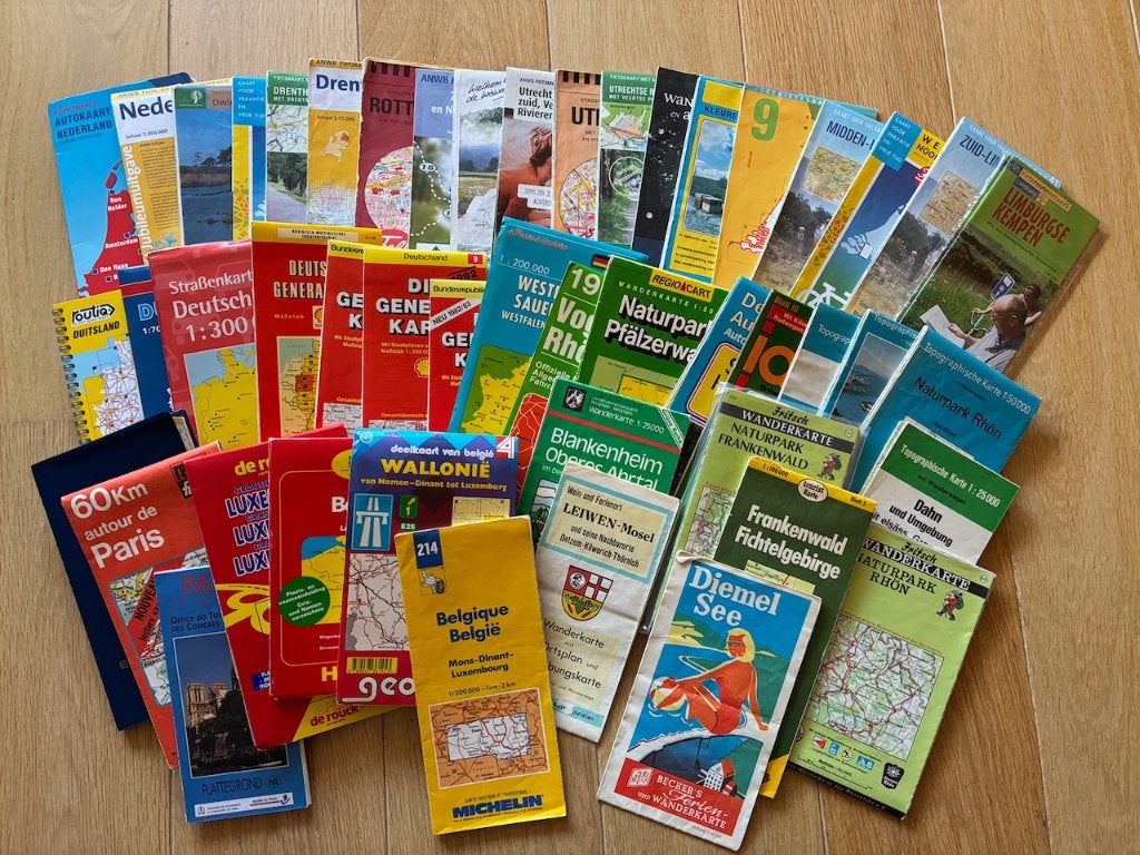 48 diverse stads- en wegenkaarten diverse landen, Boeken, Gelezen, Overige gebieden, 2000 tot heden, Diverse auteurs