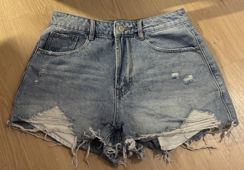 Lichtblauwe denim shorts Laulia, Maat 38/40 (M), Kort, Blauw, Ophalen of Verzenden