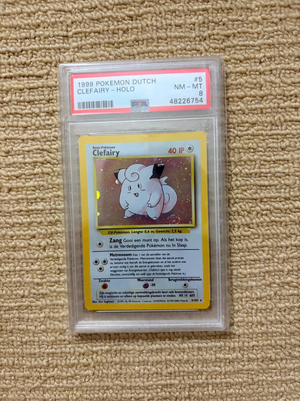 Clefairy base set PSA 8, Hobby en Vrije tijd, Verzamelkaartspellen | Pokémon, Ophalen, Zo goed als nieuw, Losse kaart, Foil