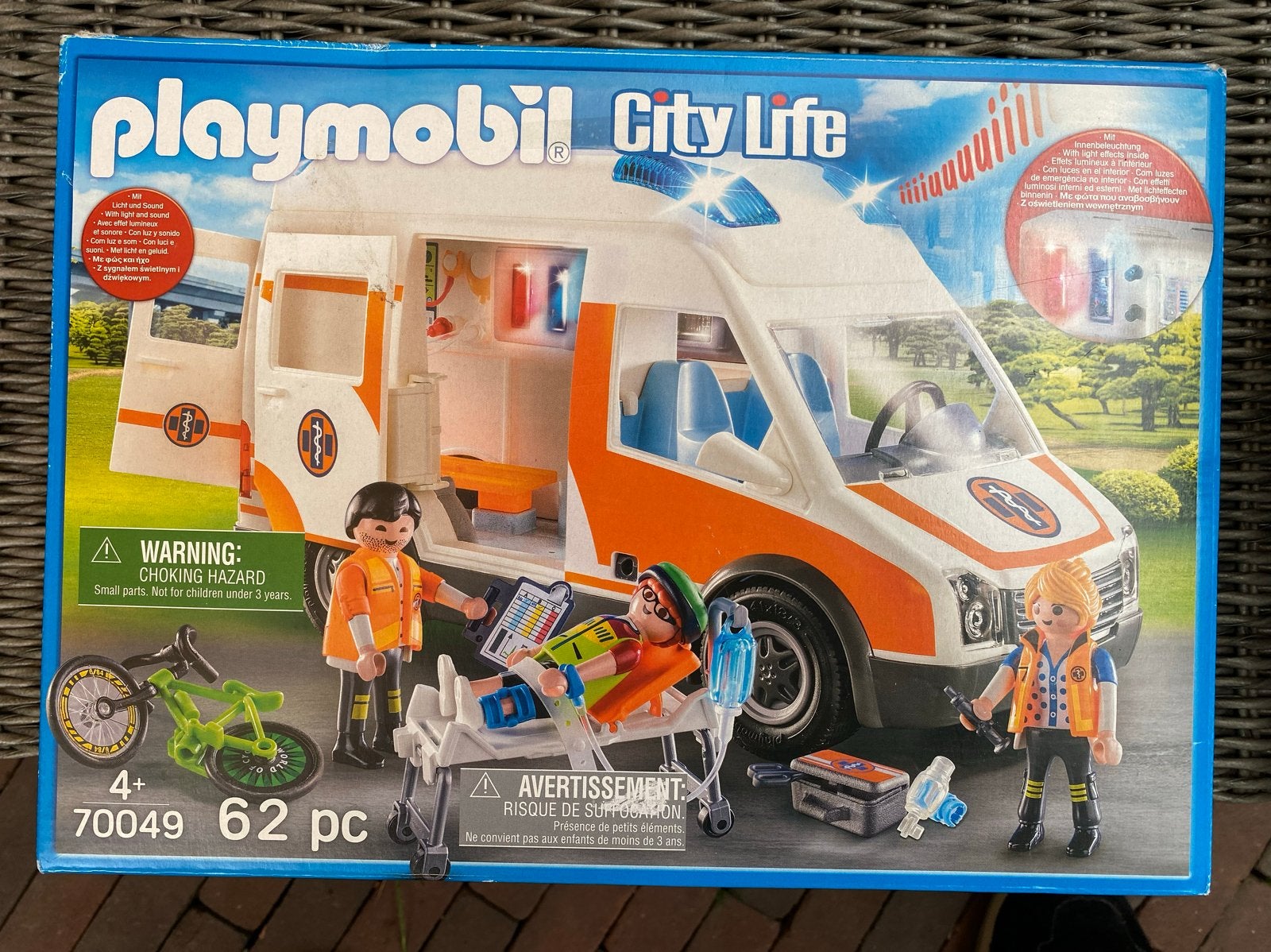 Playmobil City Life Ambulance 70049 - Zo goed als nieuw, Complete set, Voertuig, Ophalen of Verzenden, Zo goed als nieuw