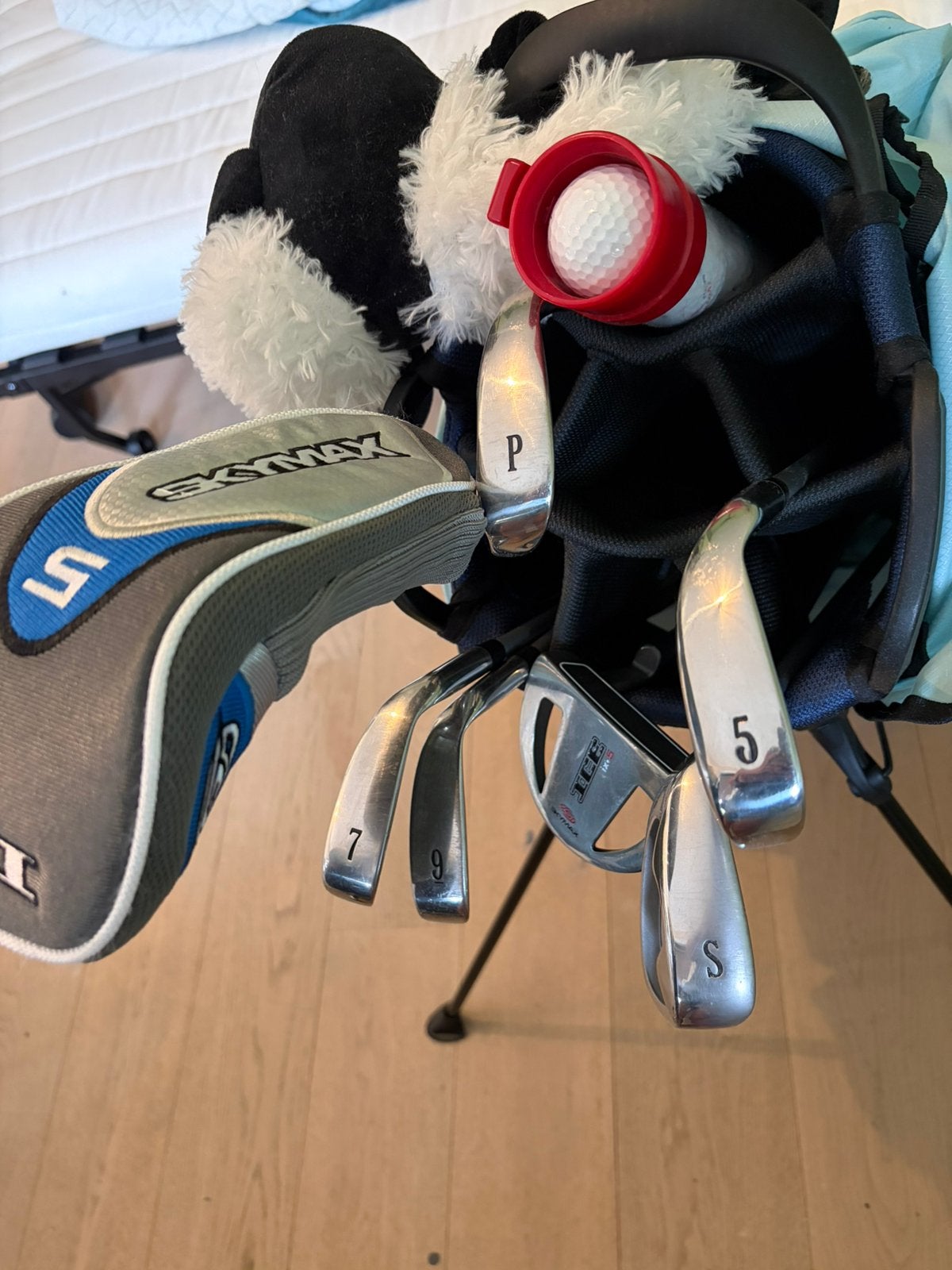 Linkshandige dames golfset compleet met nieuwe tas en toeb., Sport en Fitness, Ophalen, Zo goed als nieuw, Set