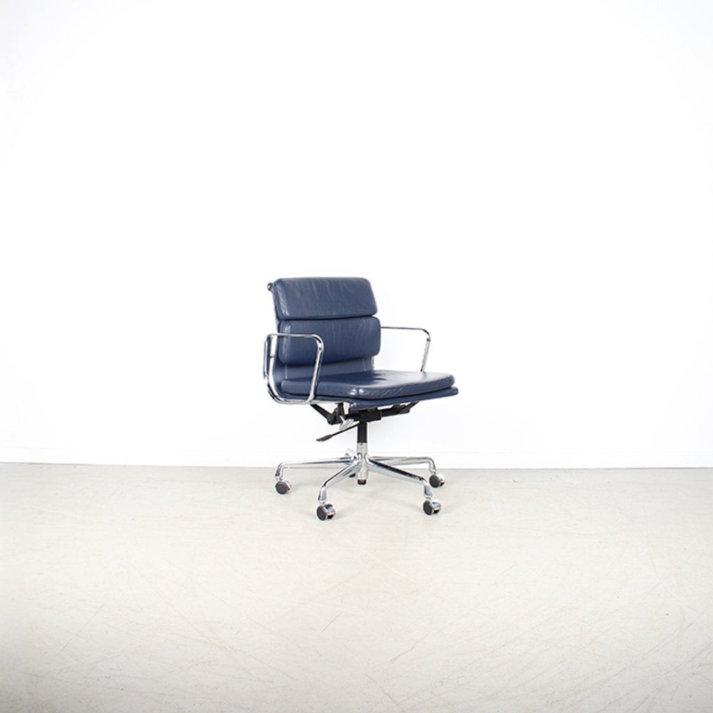 1x Vitra Eames Ea 217 Softpad Donkerblauw – Chroom