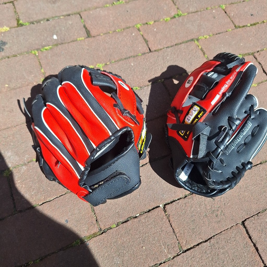2 Guts Honkbalhandschoenen  / 9 inch / voor Kinderen / ZGAN, Sport en Fitness, Honkbal en Softbal, Honkbal, -, -, Handschoen