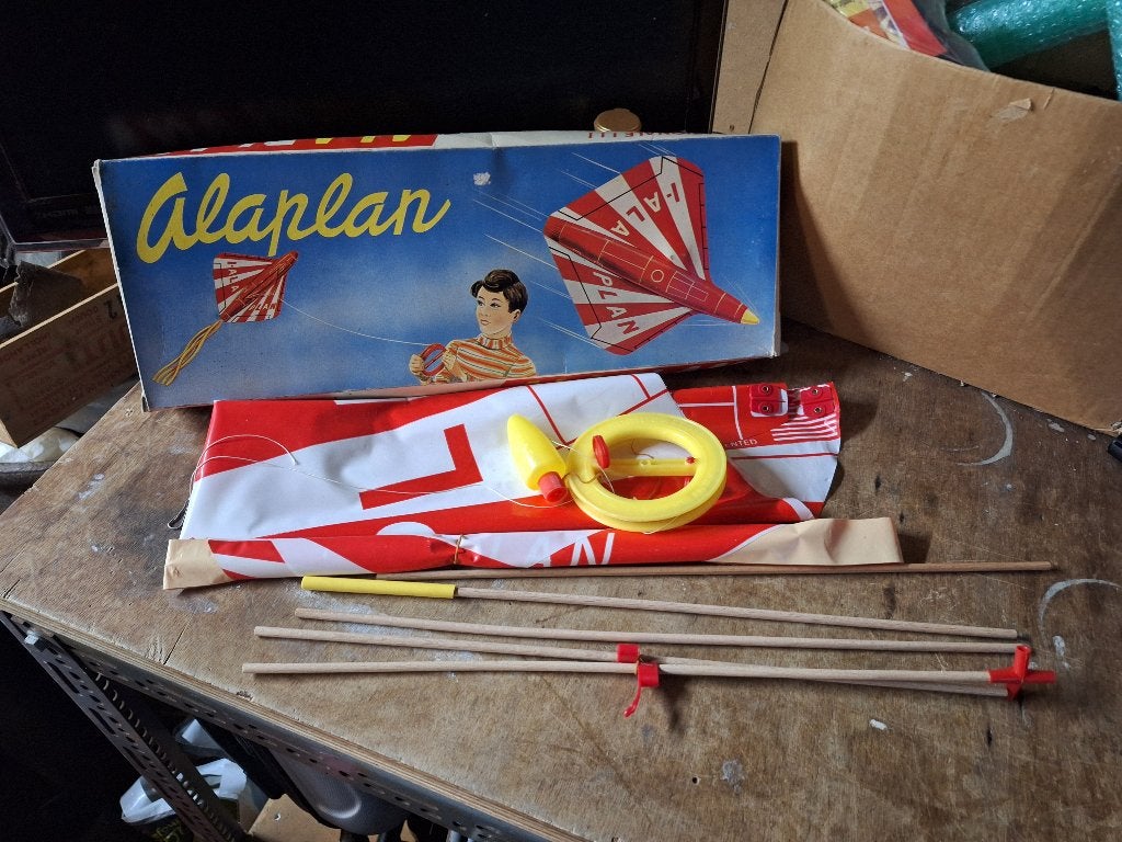 Vintage Alaplan vlieger uit Italie in doos jaren 60, Ophalen of Verzenden, Zo goed als nieuw, 1:72 tot 1:144, Overige merken