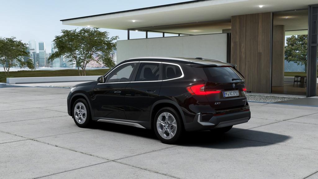 BMW iX1 eDrive20 xLine / Achteruitrijcamera / Adaptieve LED, Zwart, Zwart, Leder, Nieuw