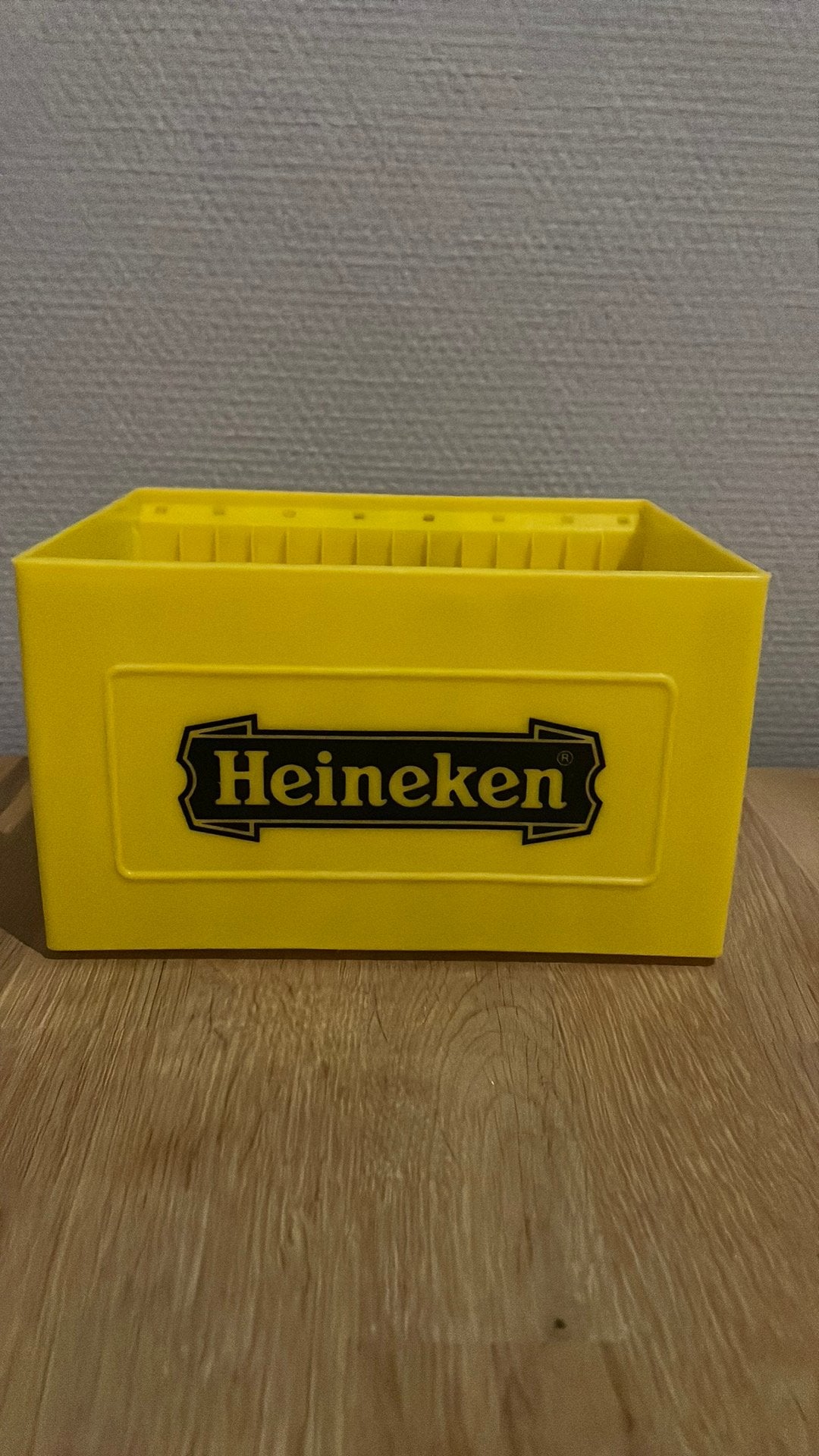 Heineken cd rek box, Kunststof, Minder dan 25 discs, Ophalen of Verzenden, Zo goed als nieuw
