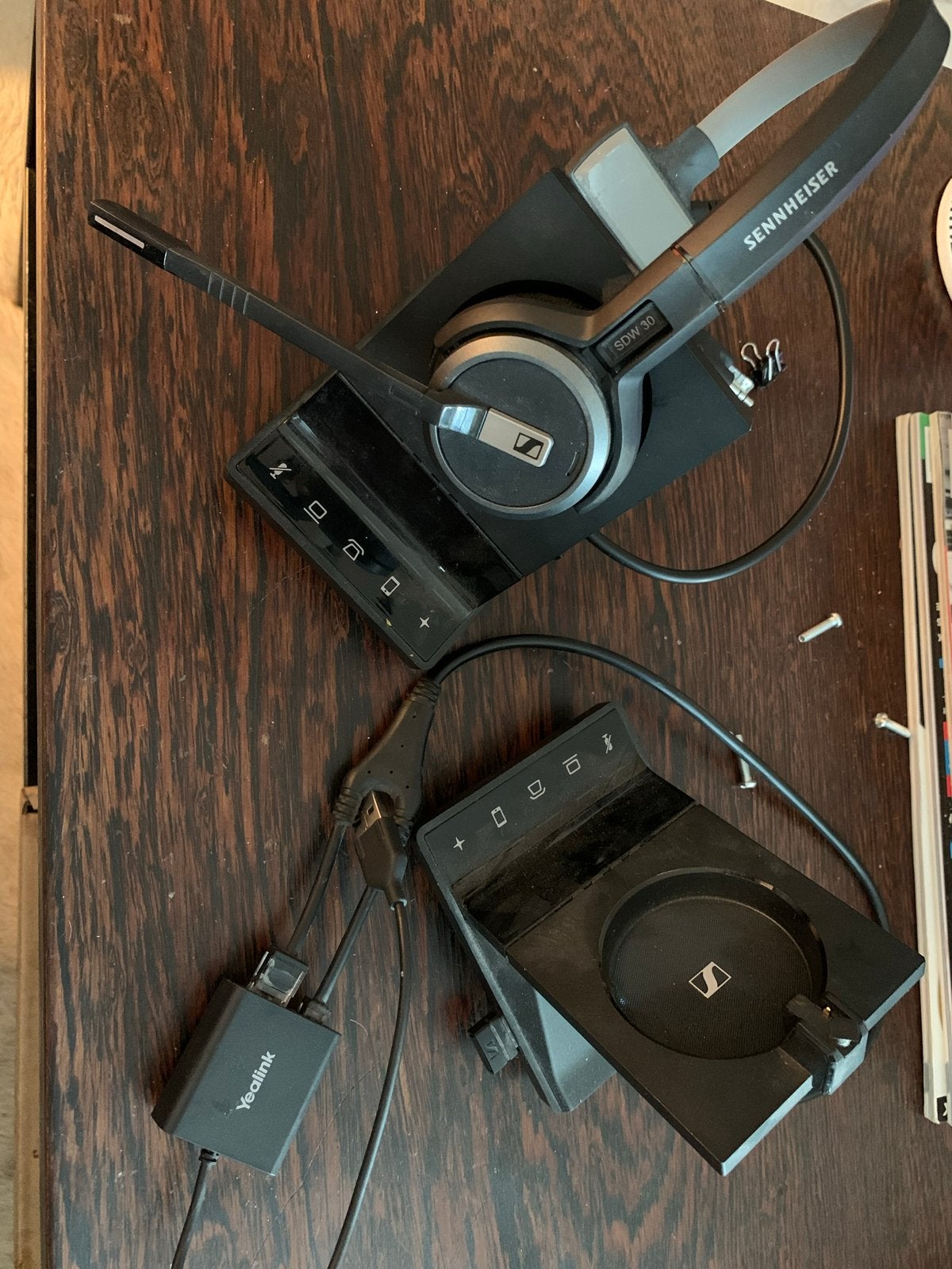 Sennheiser SDW 30 Headset met 2 Laadstations