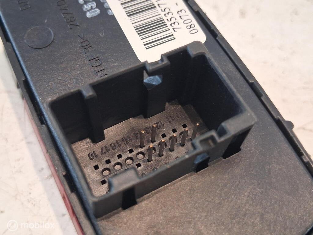 Paniekverlichtingschakelaar Fiat Panda II (03-11) 735357113, Gebruikt, Fiat, Ophalen of Verzenden
