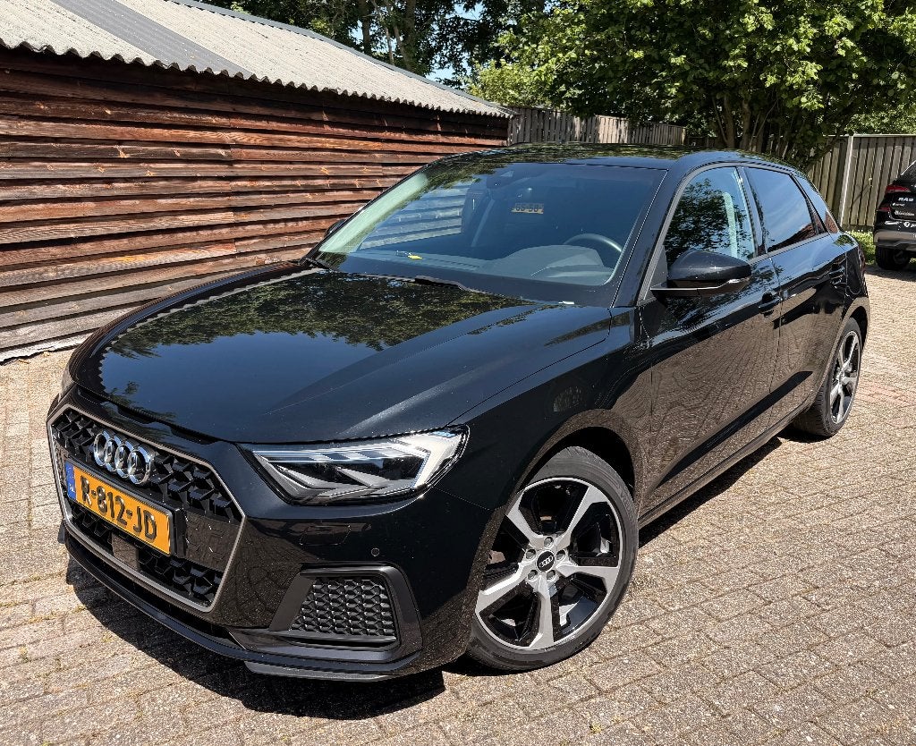 Audi A1 25 Tfsi 2021, Voorwielaandrijving, Stof, A1, Euro 6