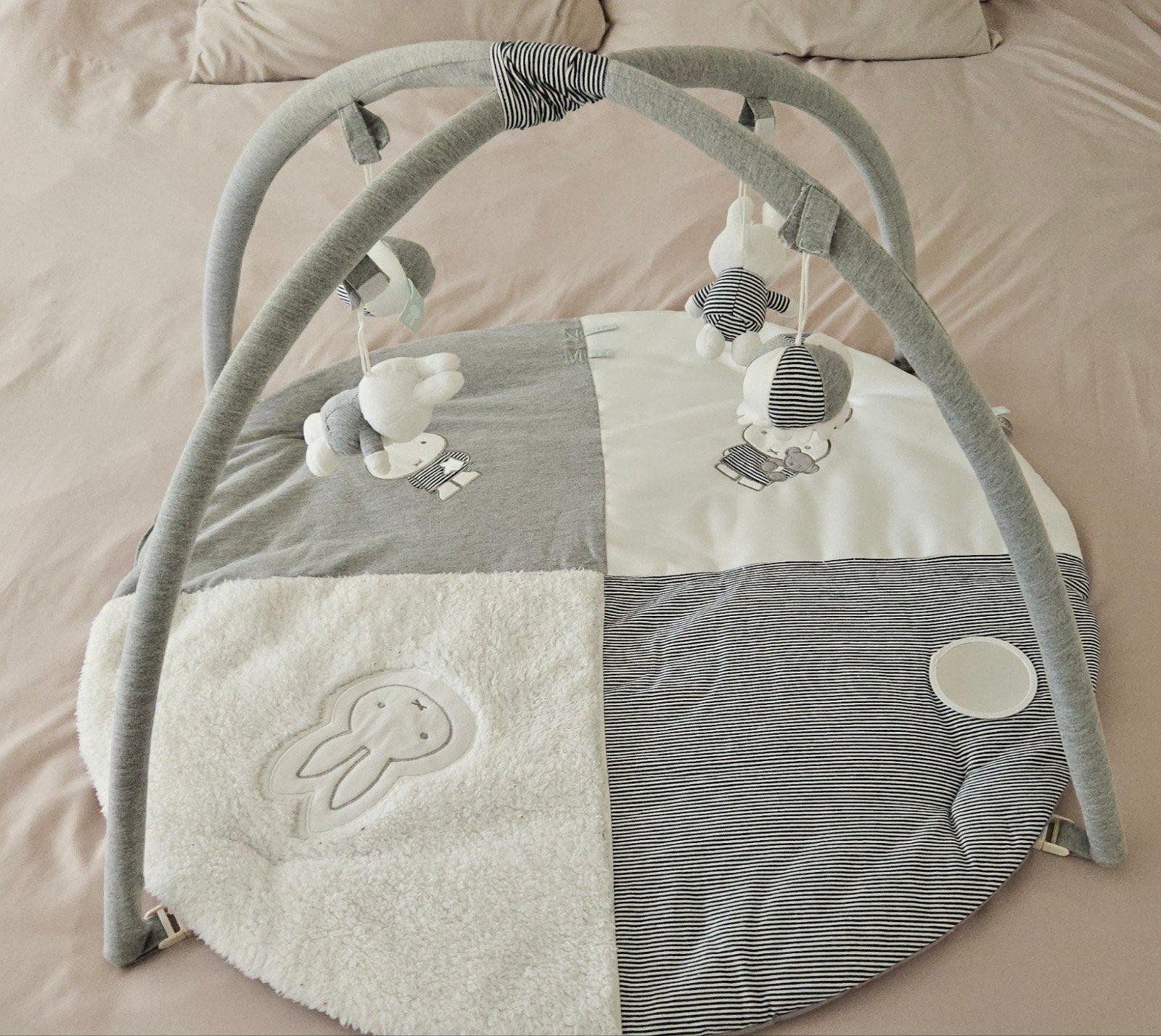 Nijntje/Miffy speelkleed met soft activity gym, Ophalen, Zo goed als nieuw