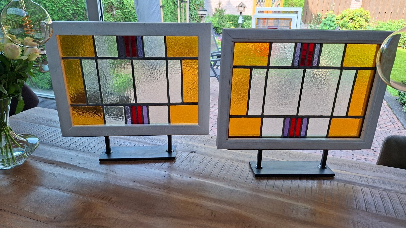 Glas in lood ramen op standaard.  2 stuks., Ophalen