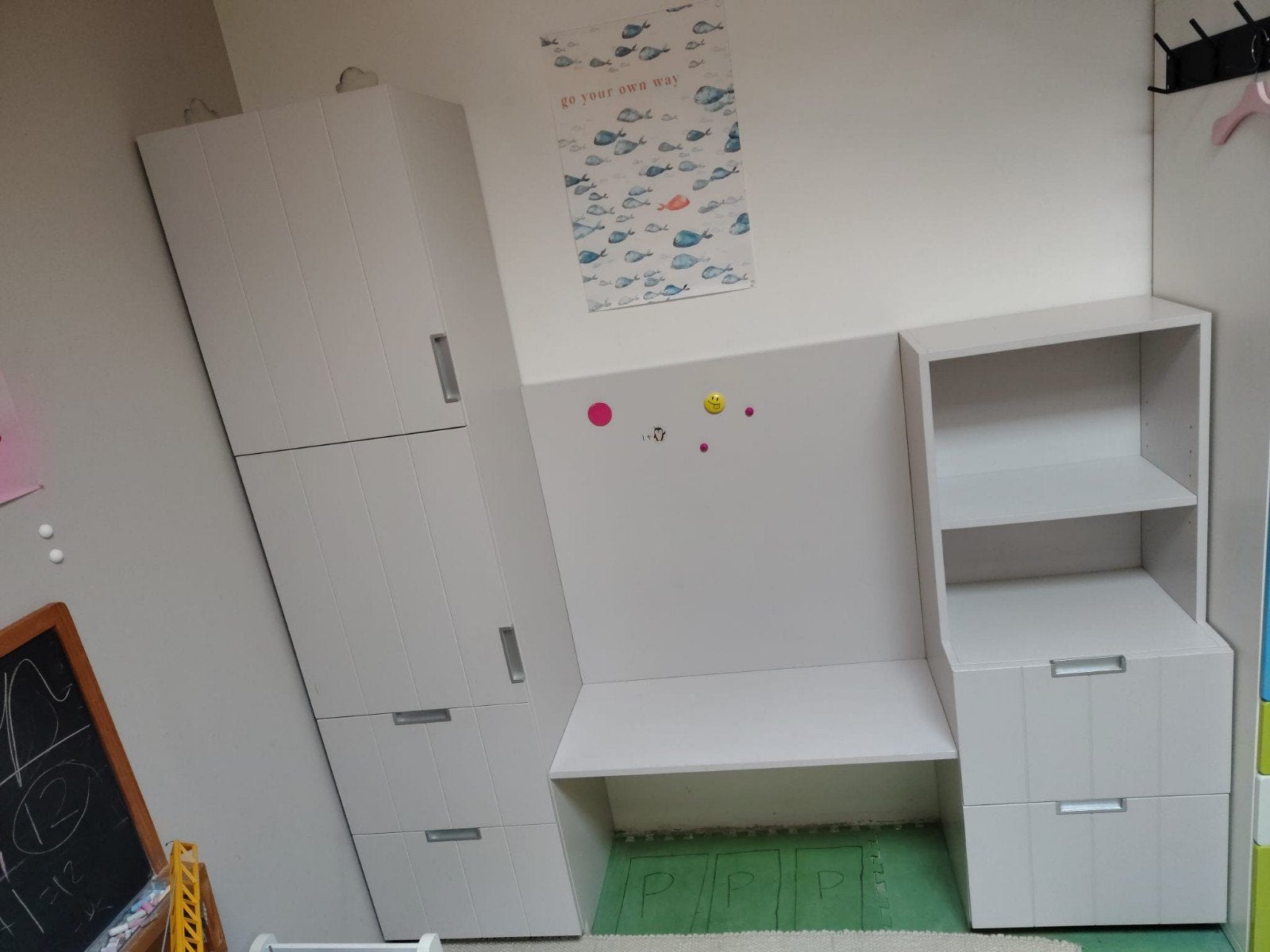 Kinderkast met bureau en opbergruimte, Kinderen en Baby's, Kinderkamer | Commodes en Kasten, Ophalen, Gebruikt, Kast, 50 tot 70 cm
