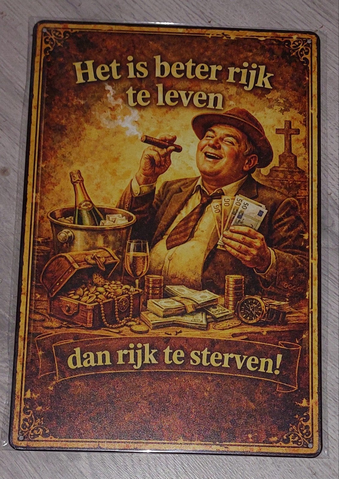 Metalen Wandbord "Het is beter rijk te leven" 20x30 cm, Huis en Inrichting, Woonaccessoires | Wanddecoraties, Metaal, Nieuw, Ophalen of Verzenden
