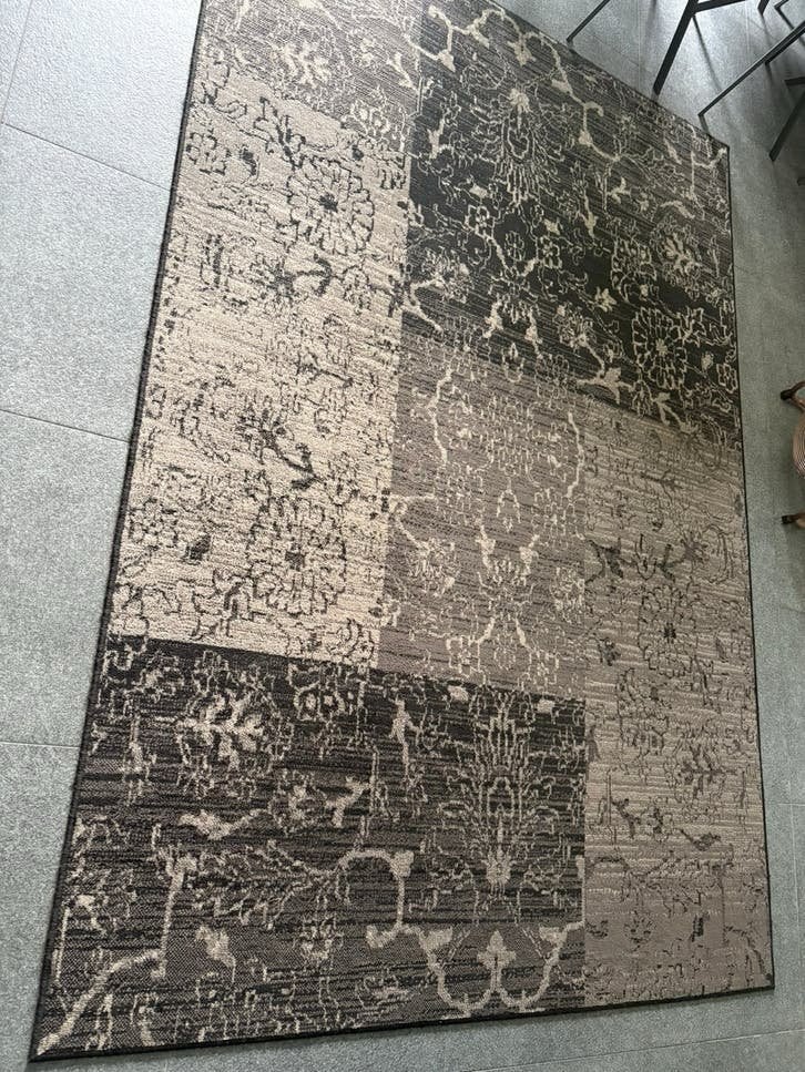 Groot en modern vloerkleed in goede staat, Ophalen, Zwart, 200 cm of meer, Zo goed als nieuw