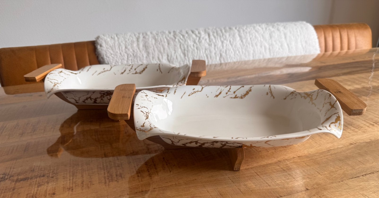 Luxe Marmerlook Serveerschalen met Bamboe Houder - Set van 2, Ophalen of Verzenden, Overige stijlen, Porselein, Schaal of Schalen